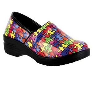 - - The easy work "leeza" clog mule shoe